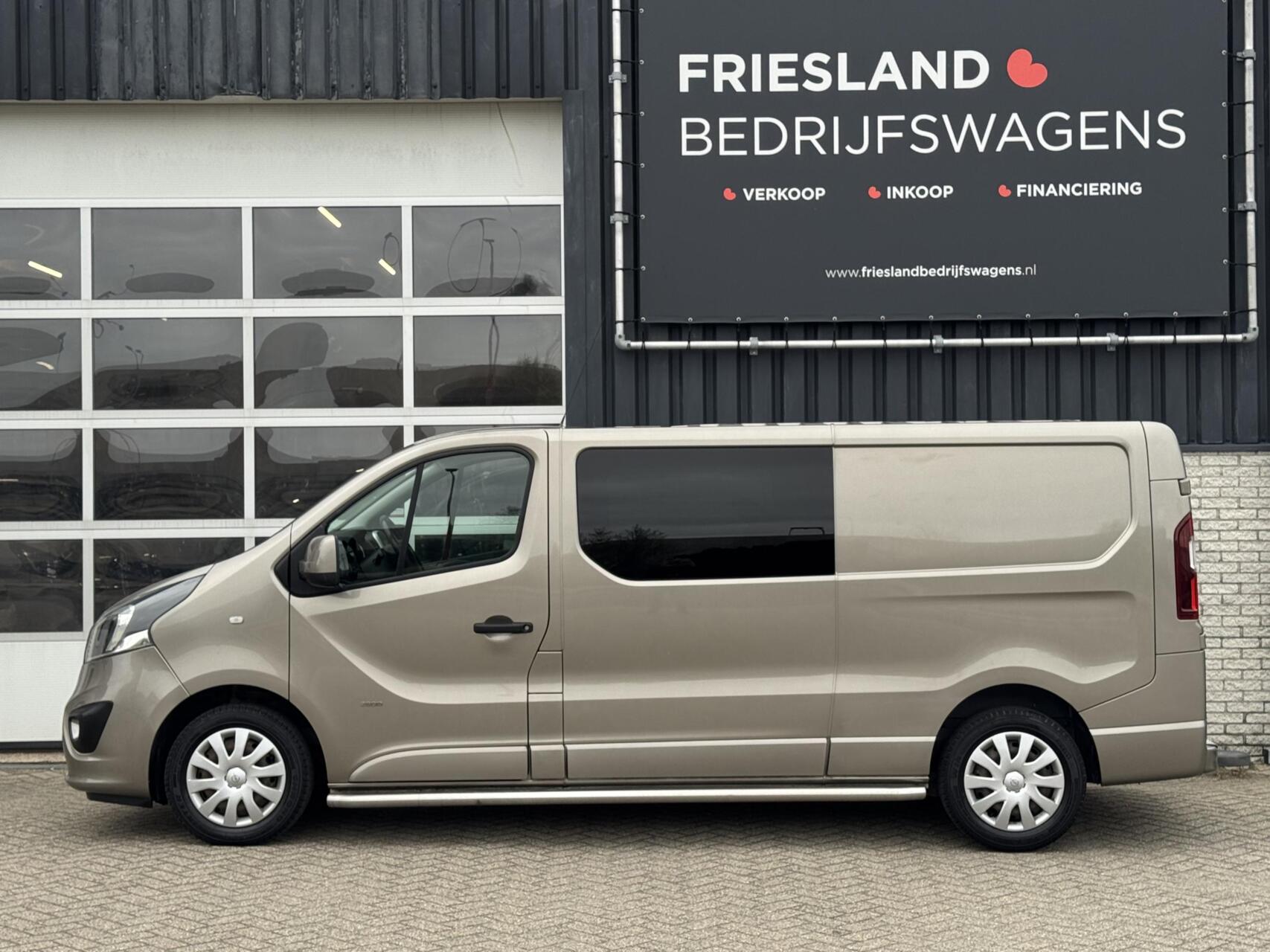 Foto van Opel Vivaro-b