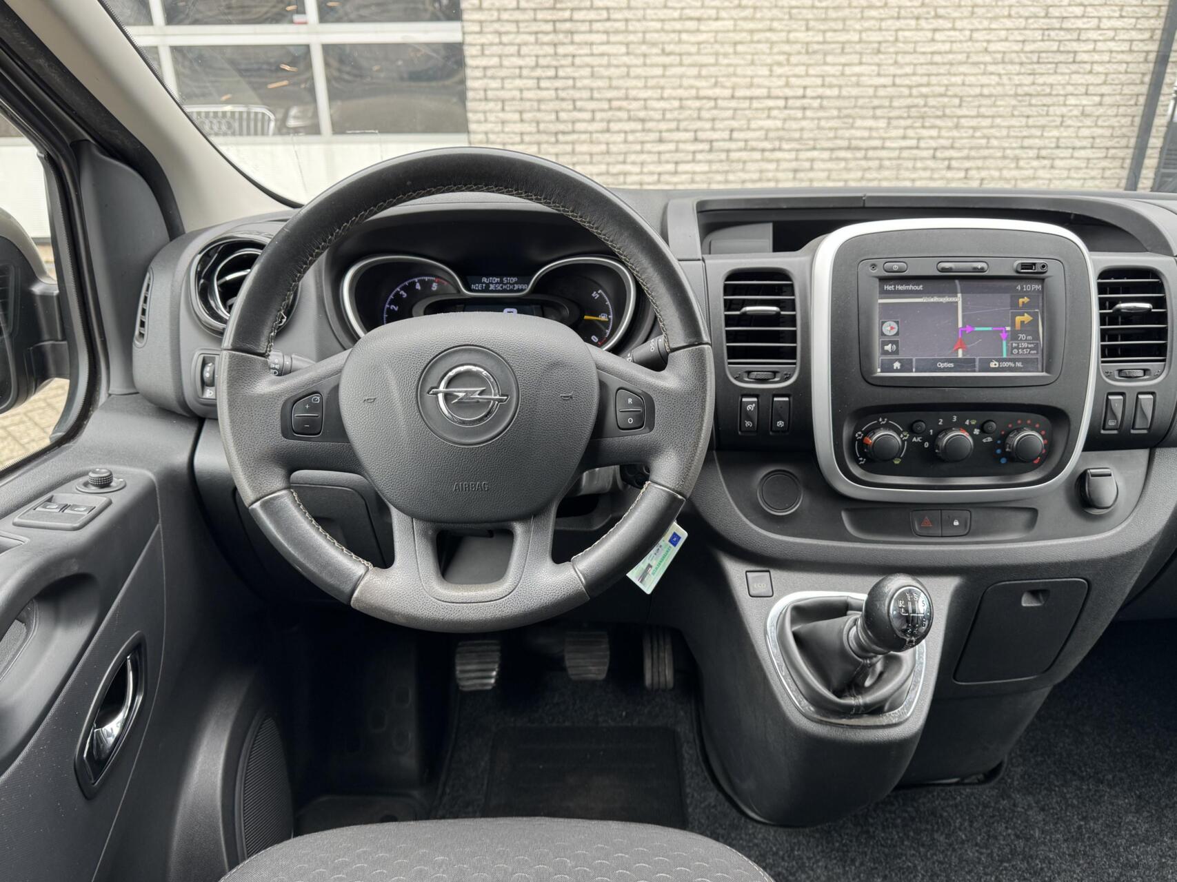 Foto van Opel Vivaro-b