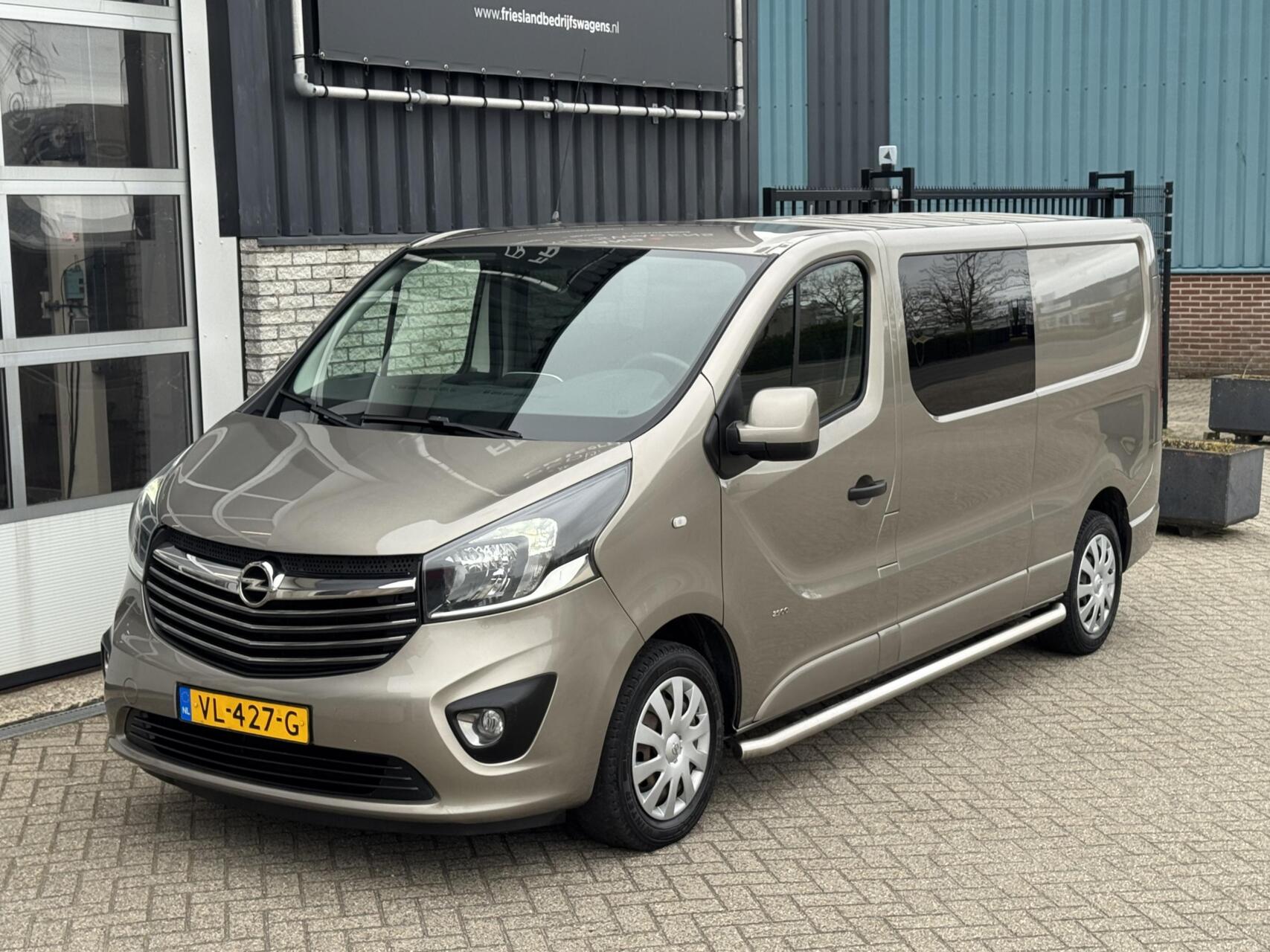 Foto van Opel Vivaro-b