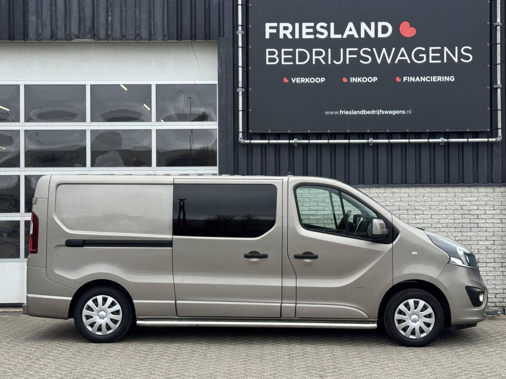 Foto van Opel Vivaro-b