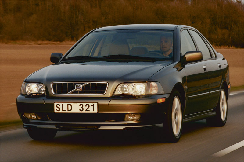 Volvo S40 2.0 T Dynamic Navigator 2003 - voorkant