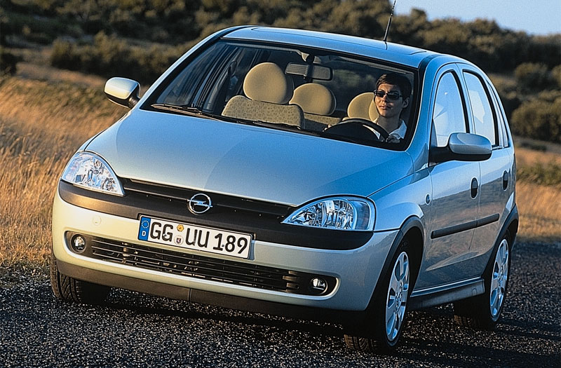 Opel Corsa 1.2-16V Comfort 2004 - voorkant