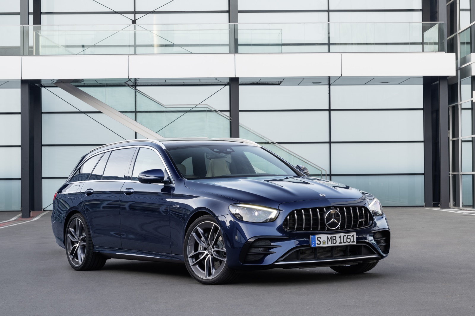 Mercedes-Benz E-klasse Estate 200 Business Solution AMG 2021 - voorkant
