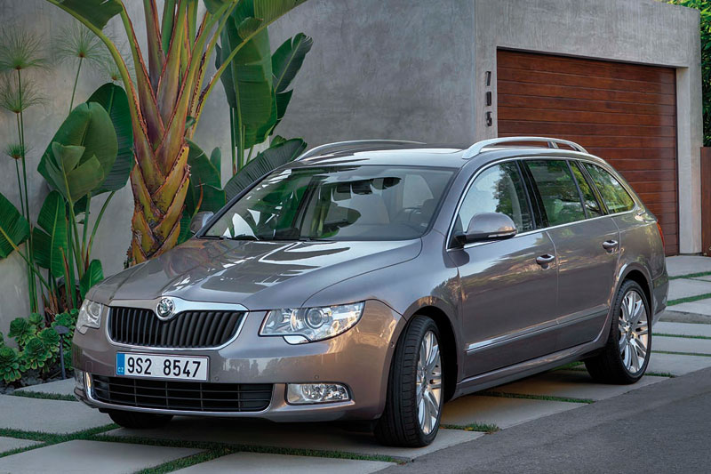 Skoda Superb Combi 1.6 TDI Greenline Comfort Business Line 2012 - voorkant