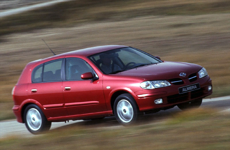 Nissan Almera 1.5 Luxury 2002 - voorkant