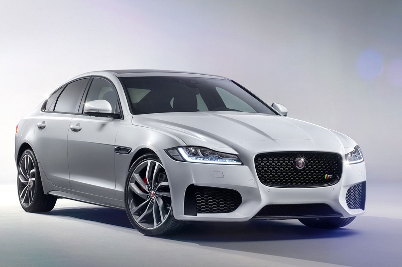 Jaguar XF 2.0d Portfolio 2017 - voorkant