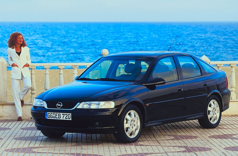 Opel Vectra 1.8-16V Onyx 2002 - voorkant