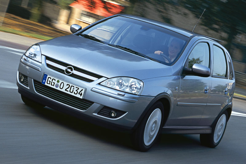 Opel Corsa 1.2-16V Sport 2003 - voorkant