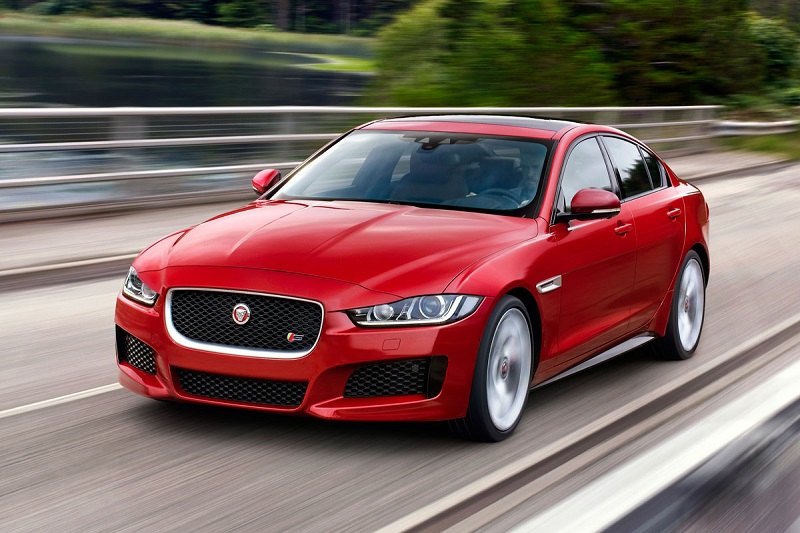 Jaguar Xe 2.0 D R-Sport 2015 - voorkant
