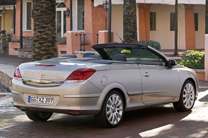 Foto van Opel Astra Twintop