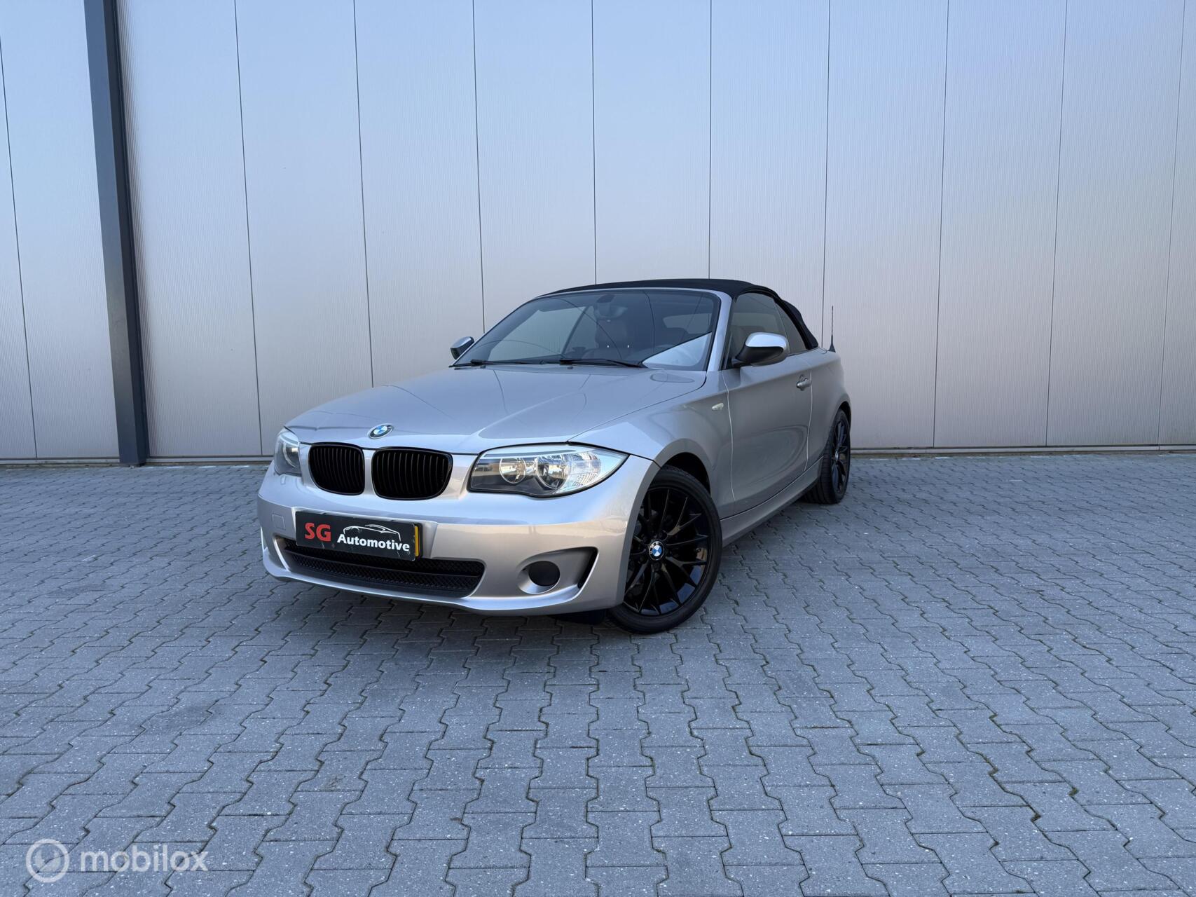 BMW 118i 118i High Executive Nieuwe apk 2012 - voorkant