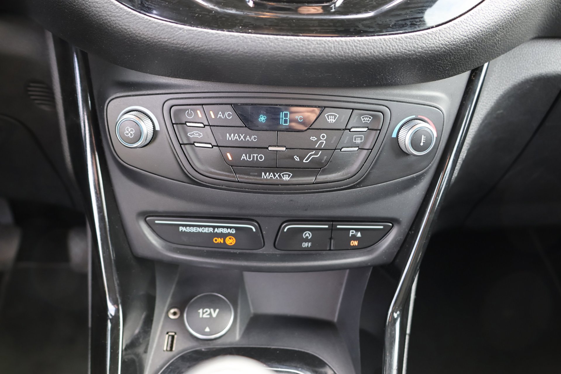 Foto van Ford B-max