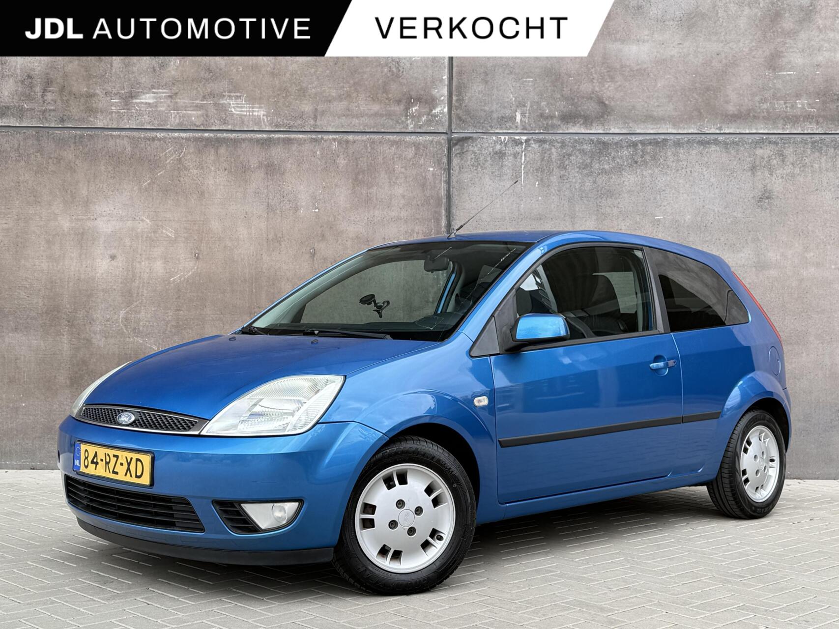 Ford Fiesta 1.3-8V Futura | APK 06-2027 | Lichtmetaal | Airco | Elektrische Ramen | 2005 - voorkant