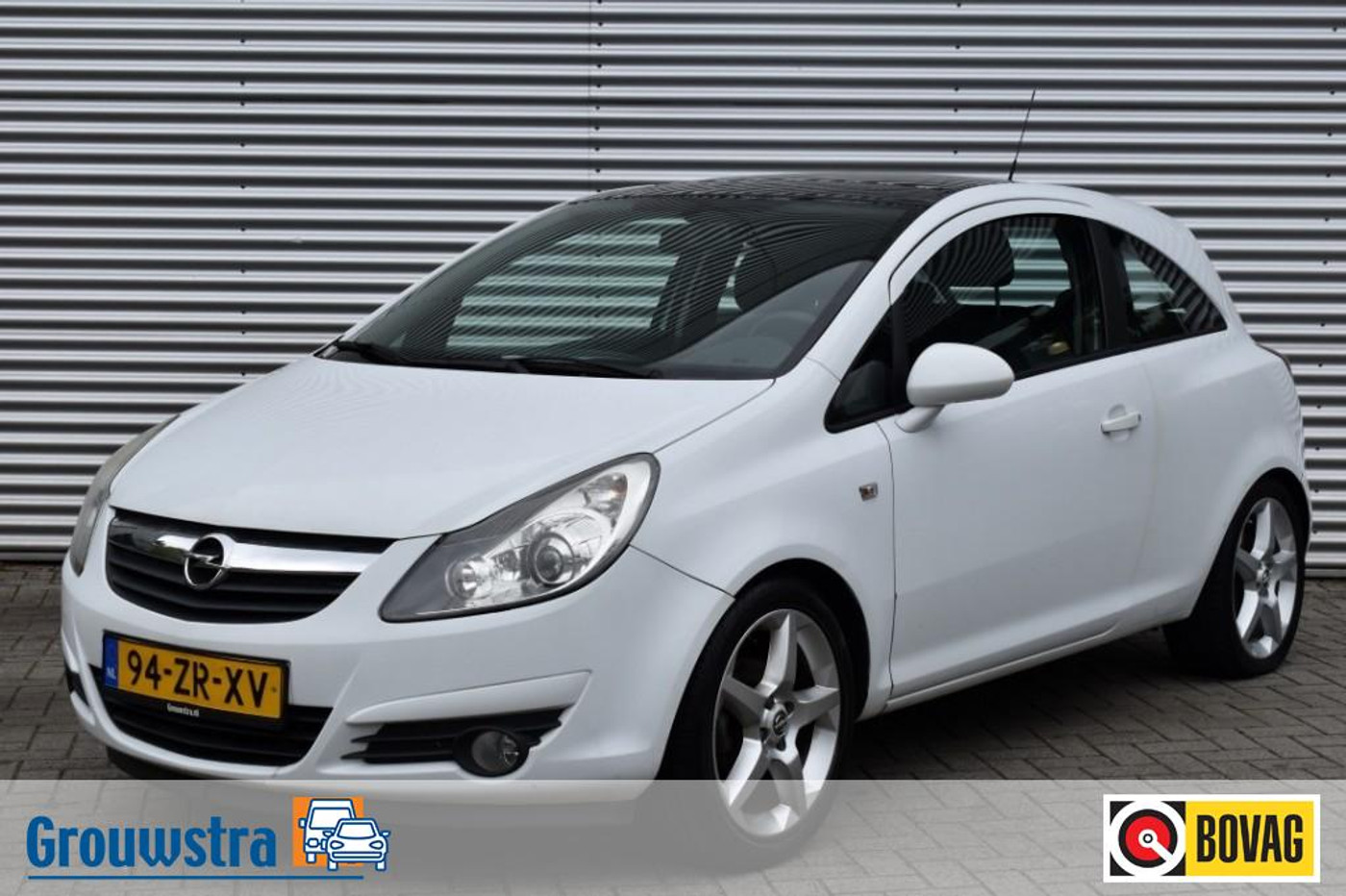 Opel Corsa 1.4-16V SPORT / PANO DAK / 17 INCH / INCL NWE APK 2008 - voorkant