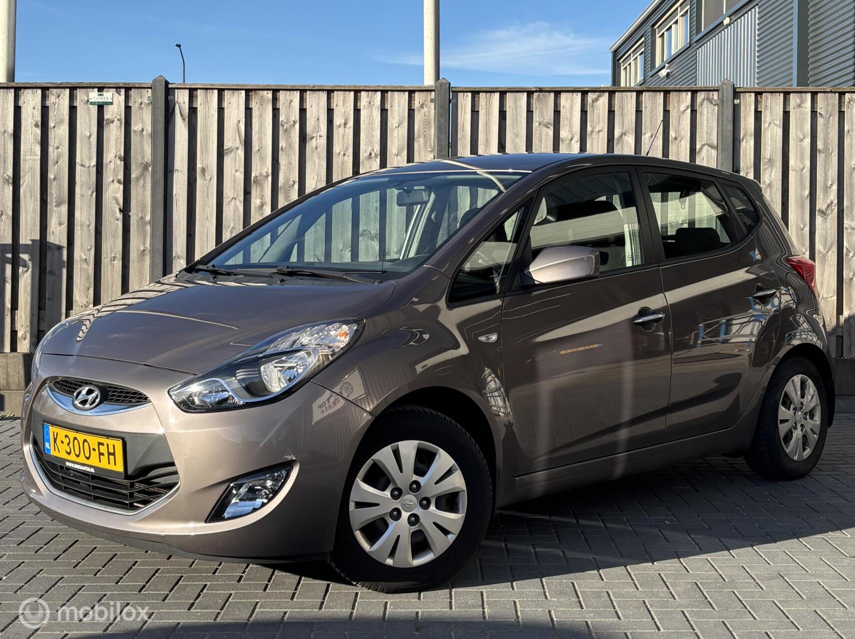 Hyundai Ix20 1.4i i-Drive/Airco/Trekhaak/ 2015 - voorkant