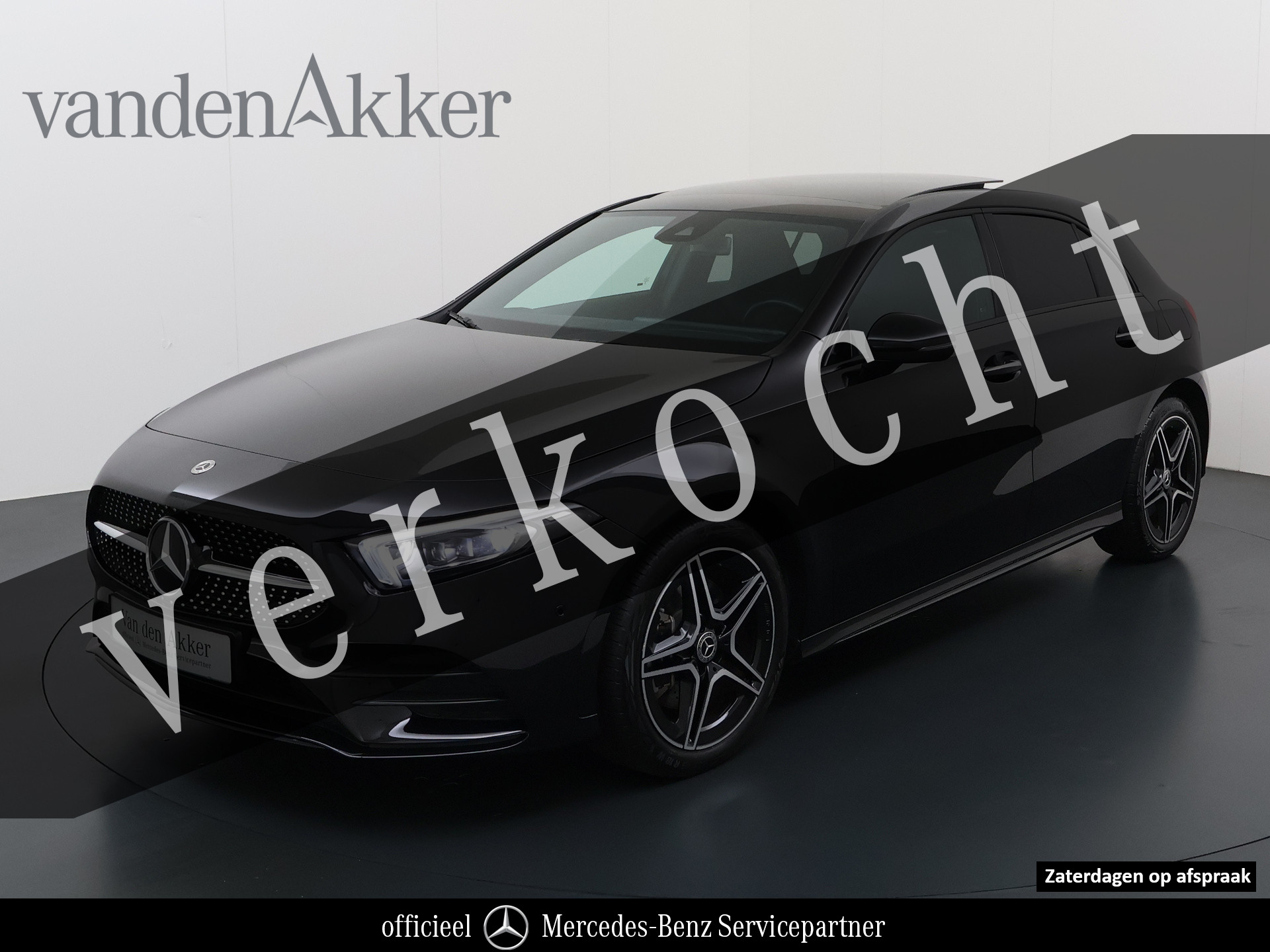 Mercedes-Benz A 250 E 250e AMG // Panorama dak // Sfeerverlichting // Memory // MultiBeam LED // Advanced Audio // Keyless // 18" AMG Velgen // Widescreen 2022 - voorkant