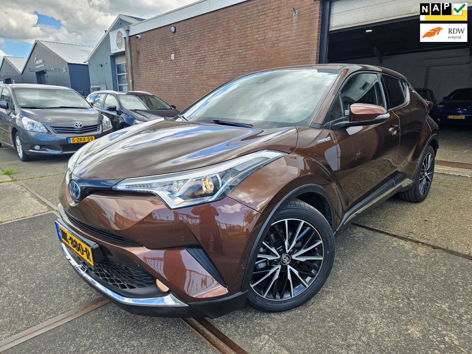 Toyota Toyota C-hr 1.8 Hybrid Executive GARANTIE 2017 - voorkant