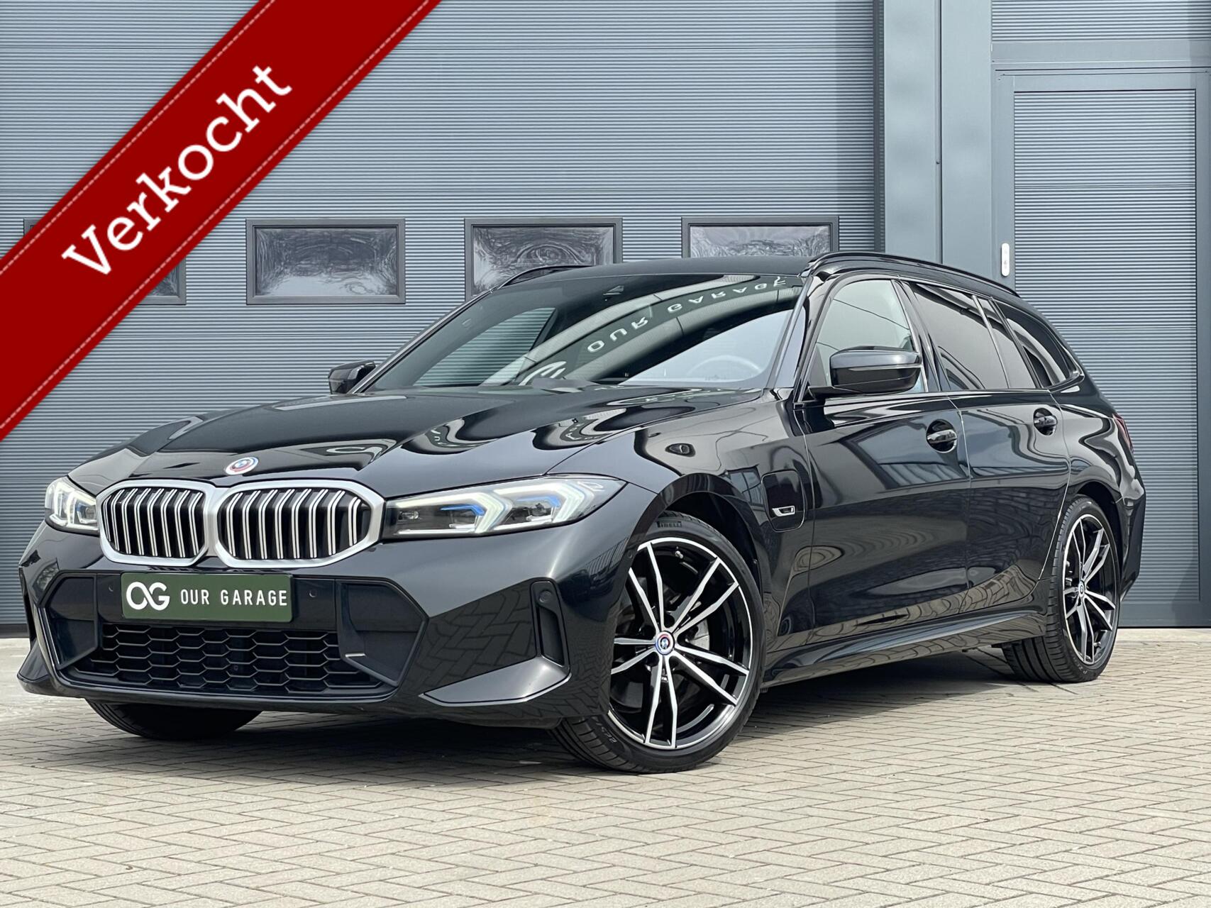 BMW 3-serie Touring 320e M-Sport|Head Up|Trekhaak|19''| 2022 - voorkant