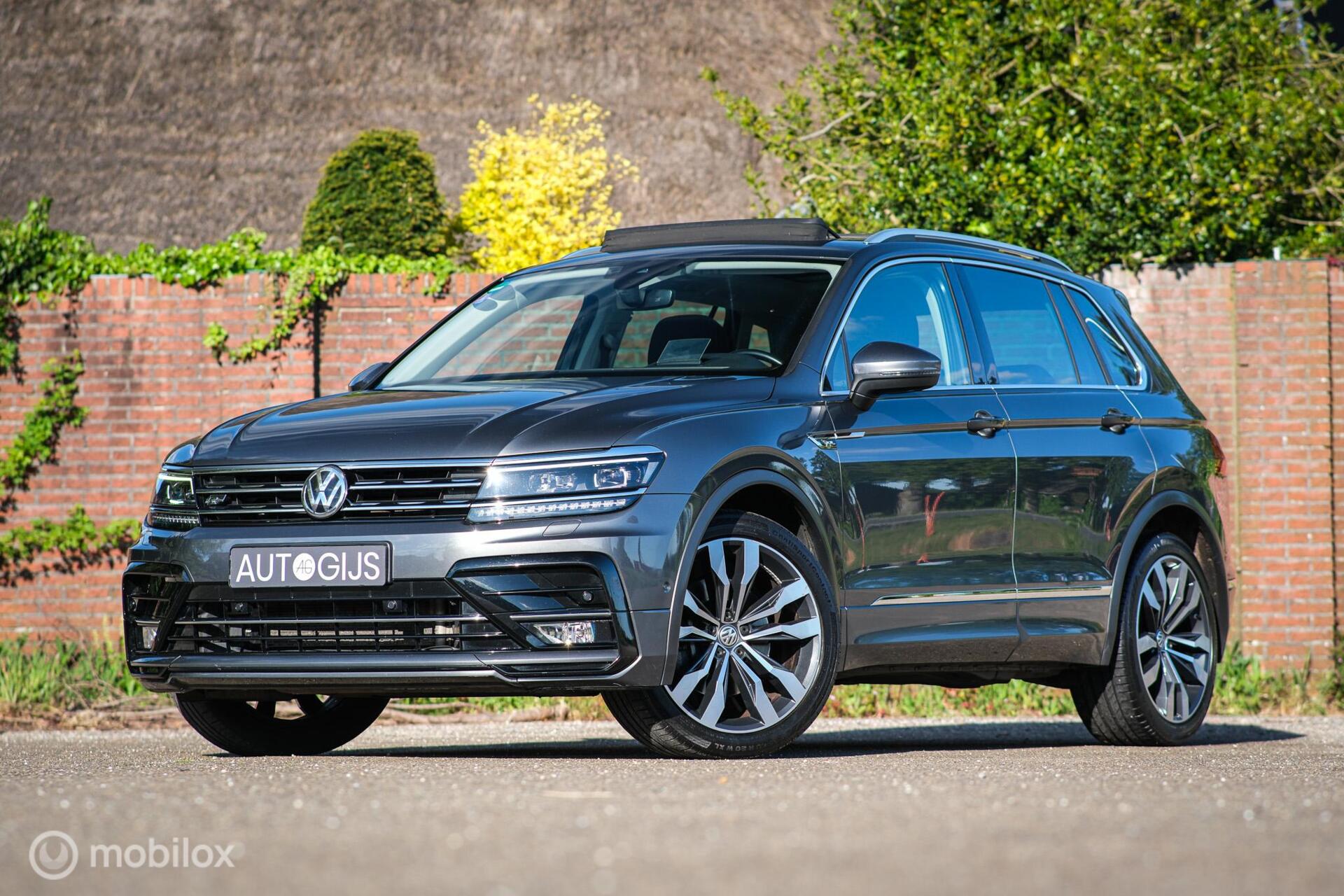 Volkswagen Tiguan 2.0 TSI 4Motion Highline | Panorama | Trekhaak | Virtual cockpit | Camera | Massage | HUD | AWD | Adaptive cruise | LED | 2017 - voorkant