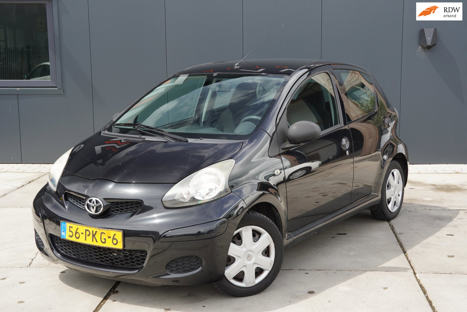 Toyota Toyota Aygo 1.0 12V Access 2011 Airco KOUD 5 Deurs Trekhaak 2011 - voorkant