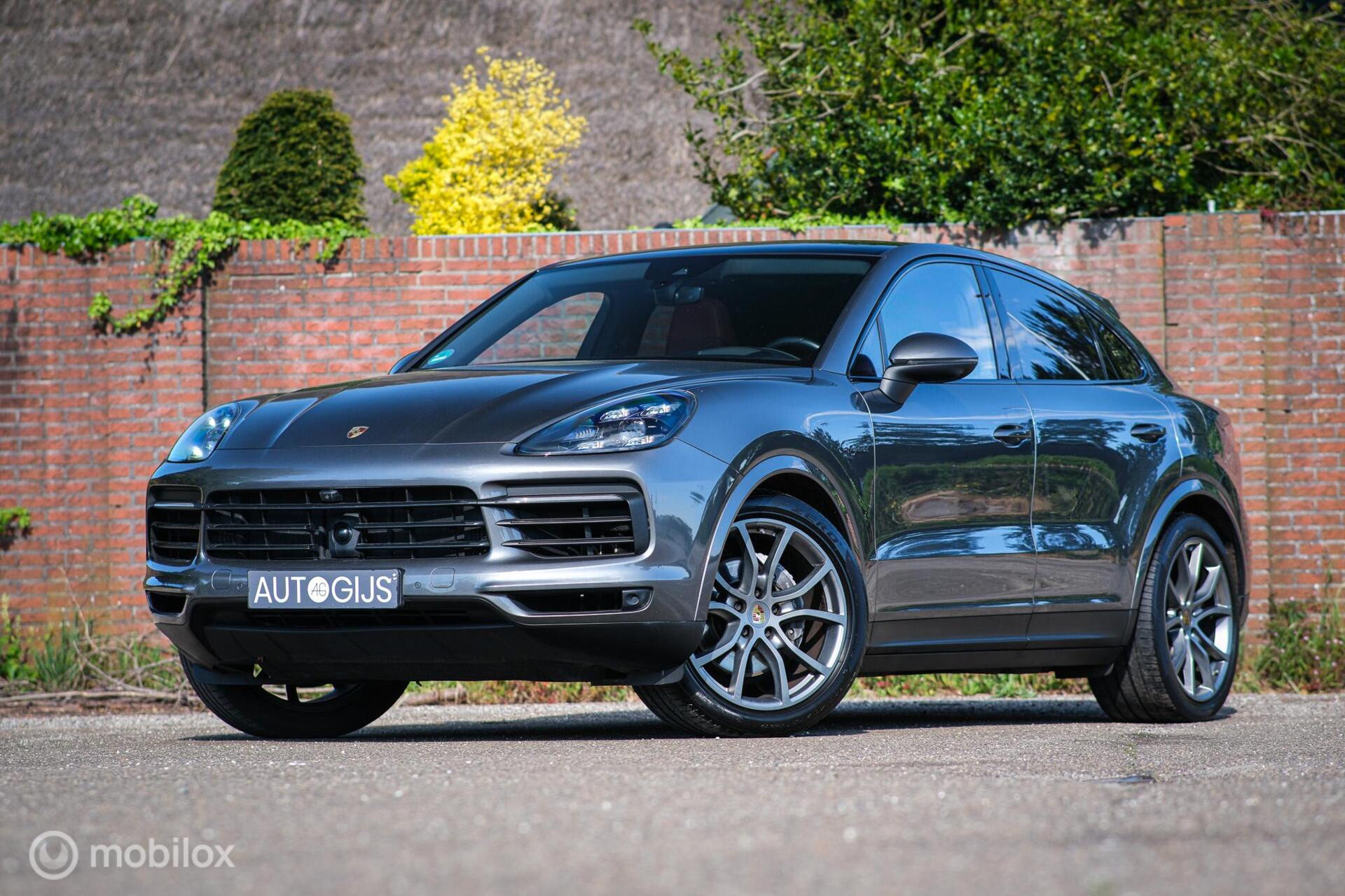 Foto van PORSCHE CAYENNE E-HYBRID