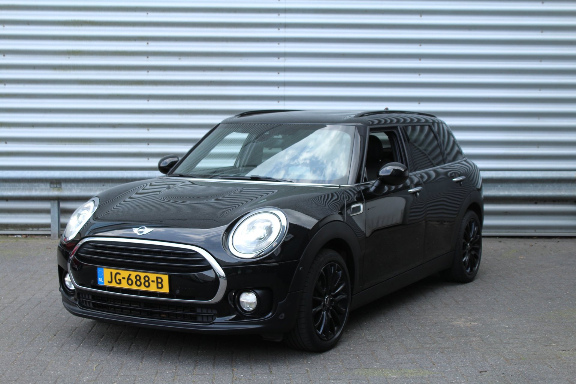Foto van MINI CLUBMAN COOPER