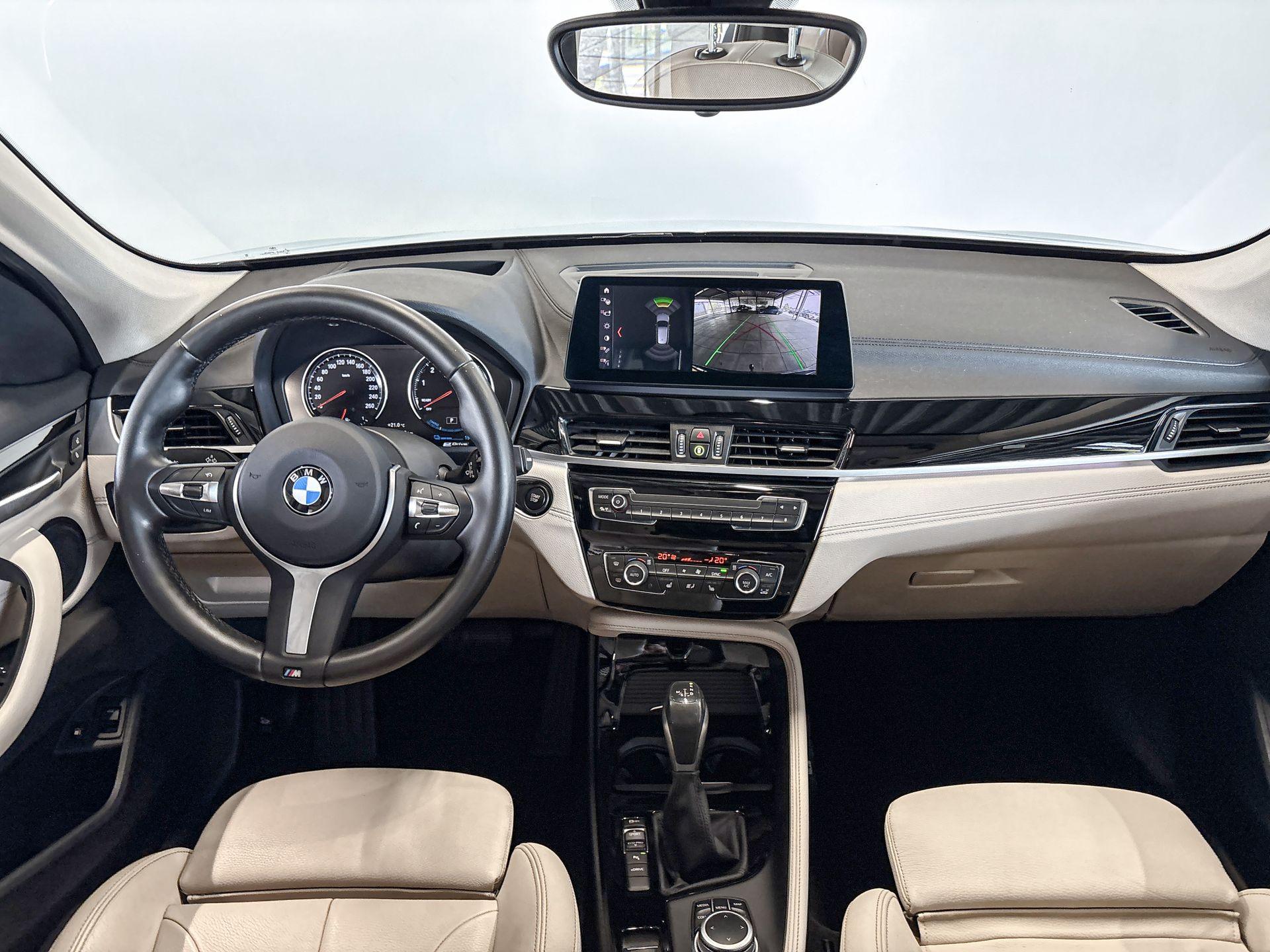 Foto van BMW X1 Xdrive25e