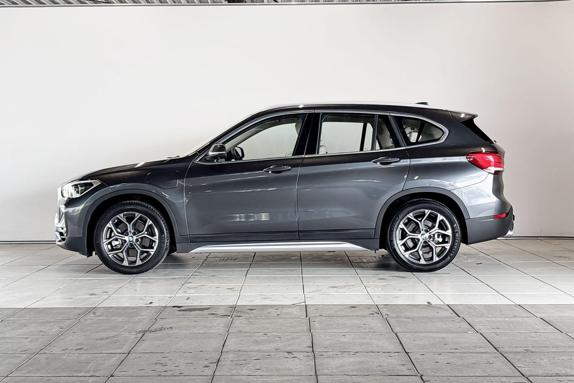 Foto van BMW X1 Xdrive25e