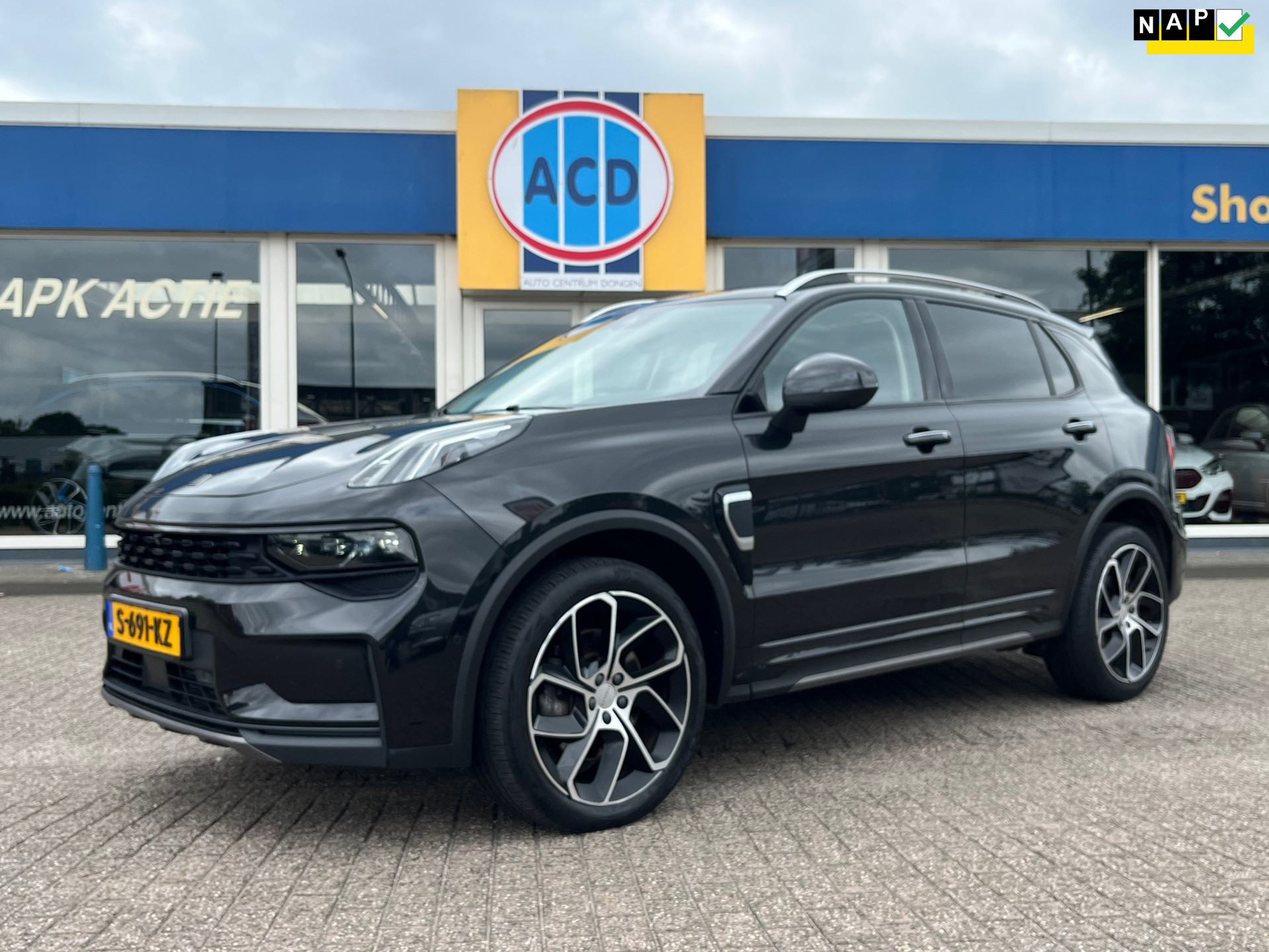 Foto van LYNK&CO LYNK & CO 01