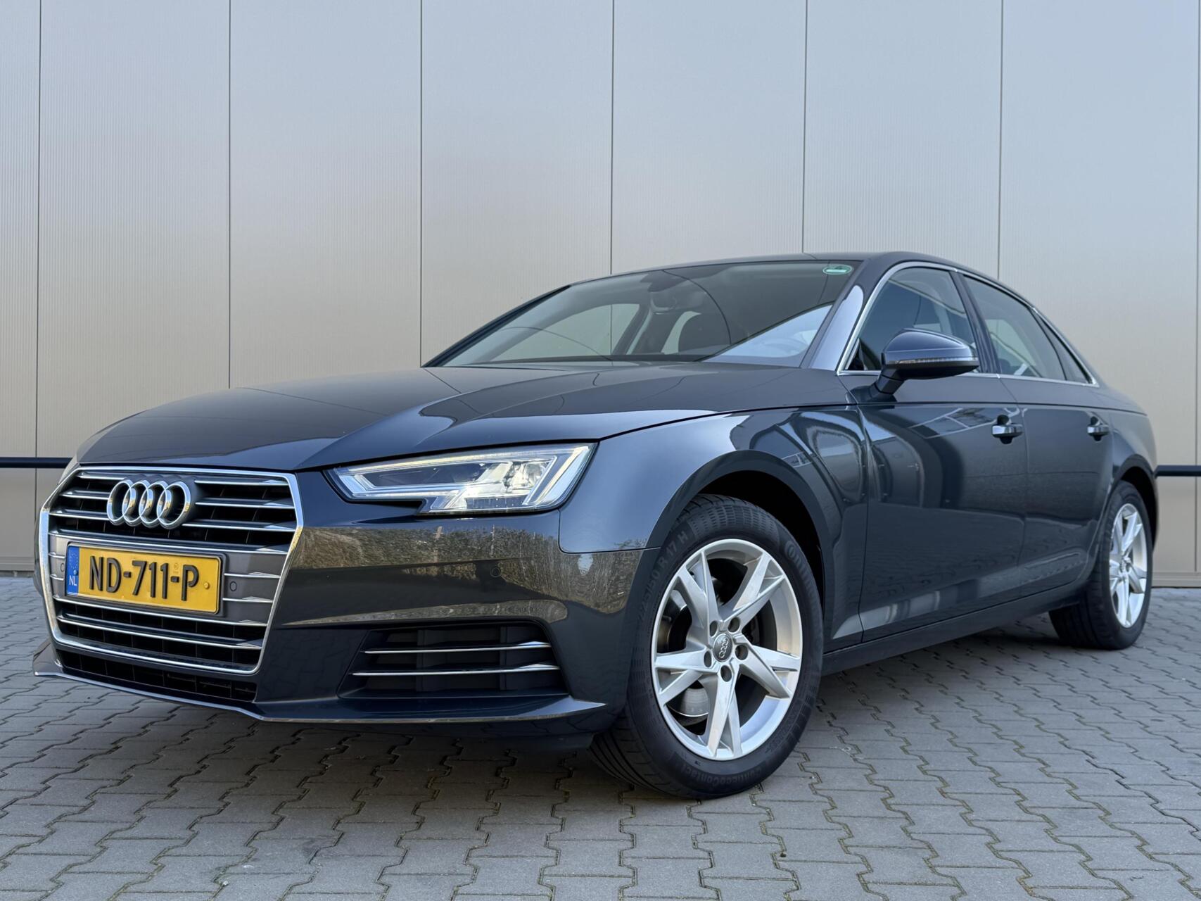 Foto van AUDI A4 LIMOUSINE