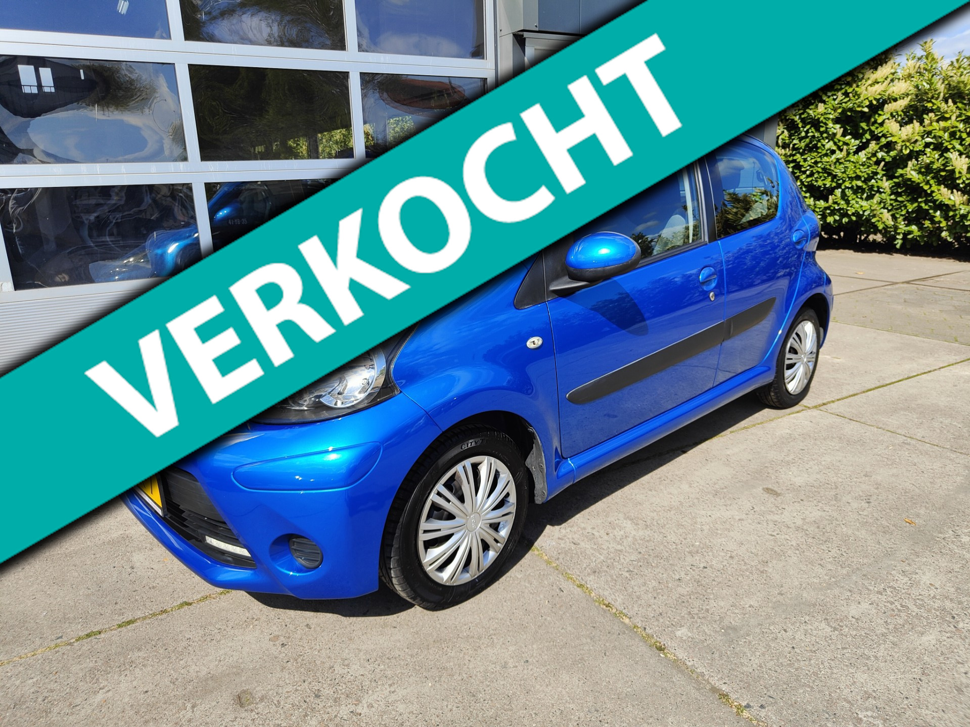 Toyota Toyota Aygo 1.0 VVT-i Aspiration bluetooth Nieuwstaat! 2012 - voorkant