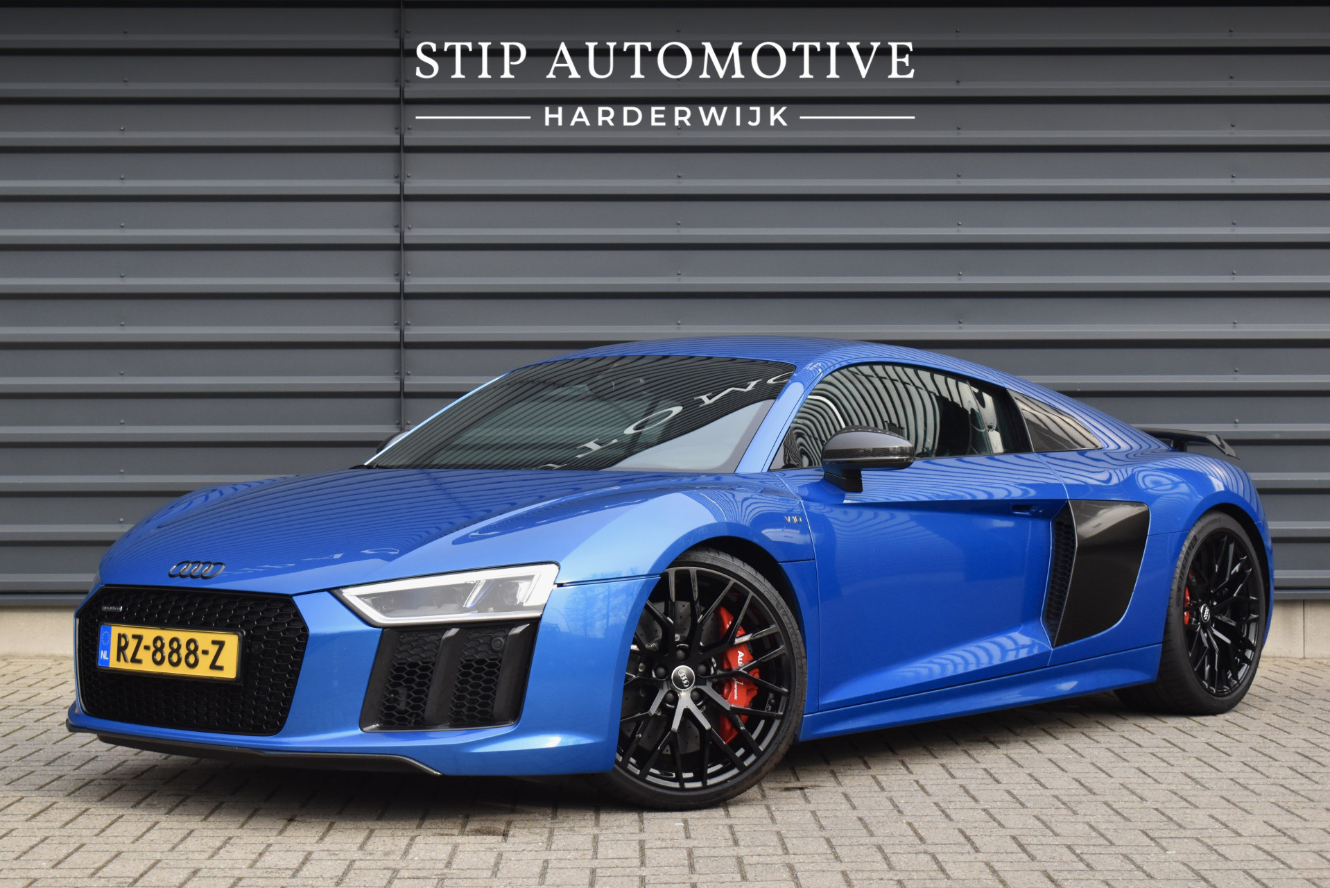 Foto van AUDI R8 COUPE