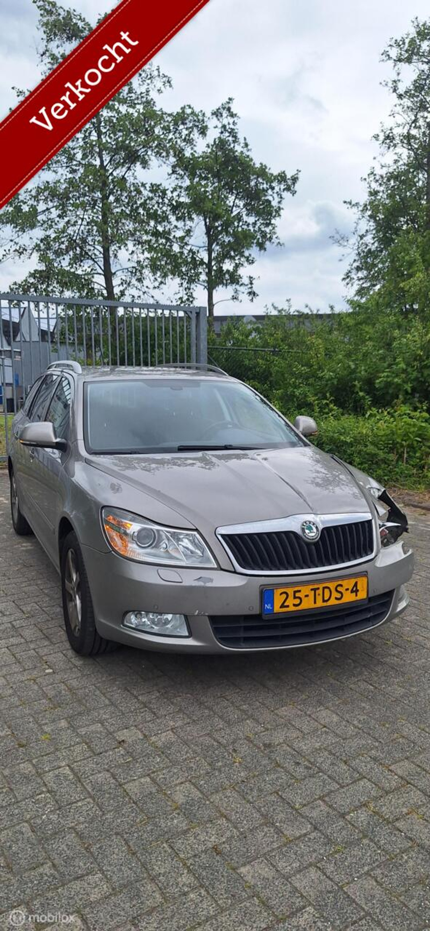Skoda Octavia 1.2 TSI Elegance Business Line 2012 - voorkant