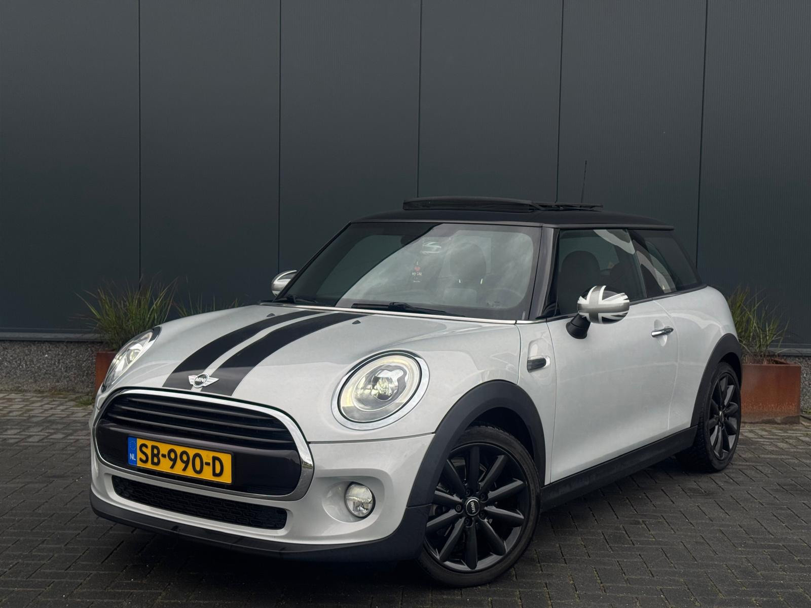 Mini Cooper 1.5 Cooper S M2019 FULL PANO CAMERA LED LEDER CR CONTROL 2018 - voorkant