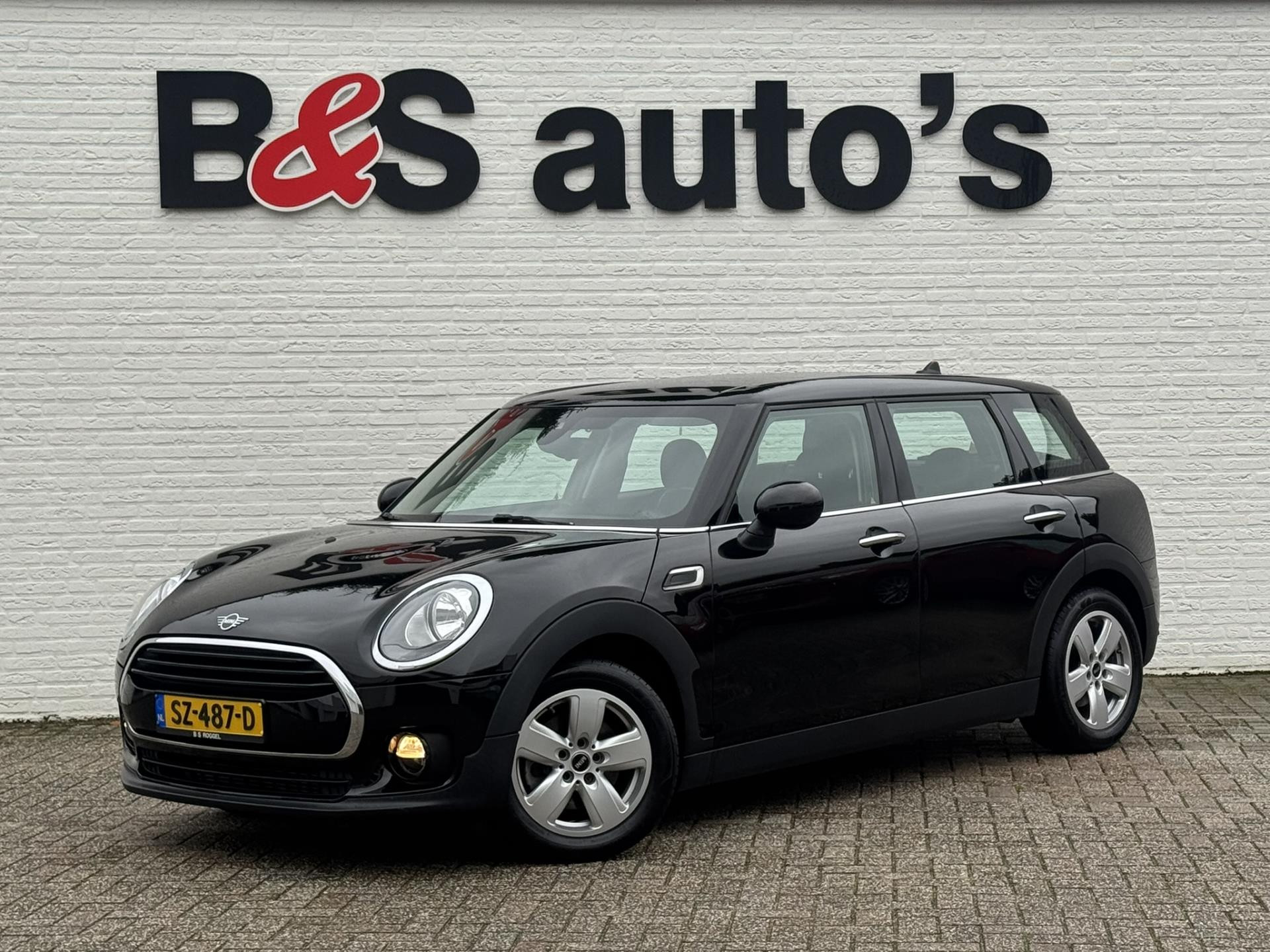 Foto van MINI CLUBMAN COOPER