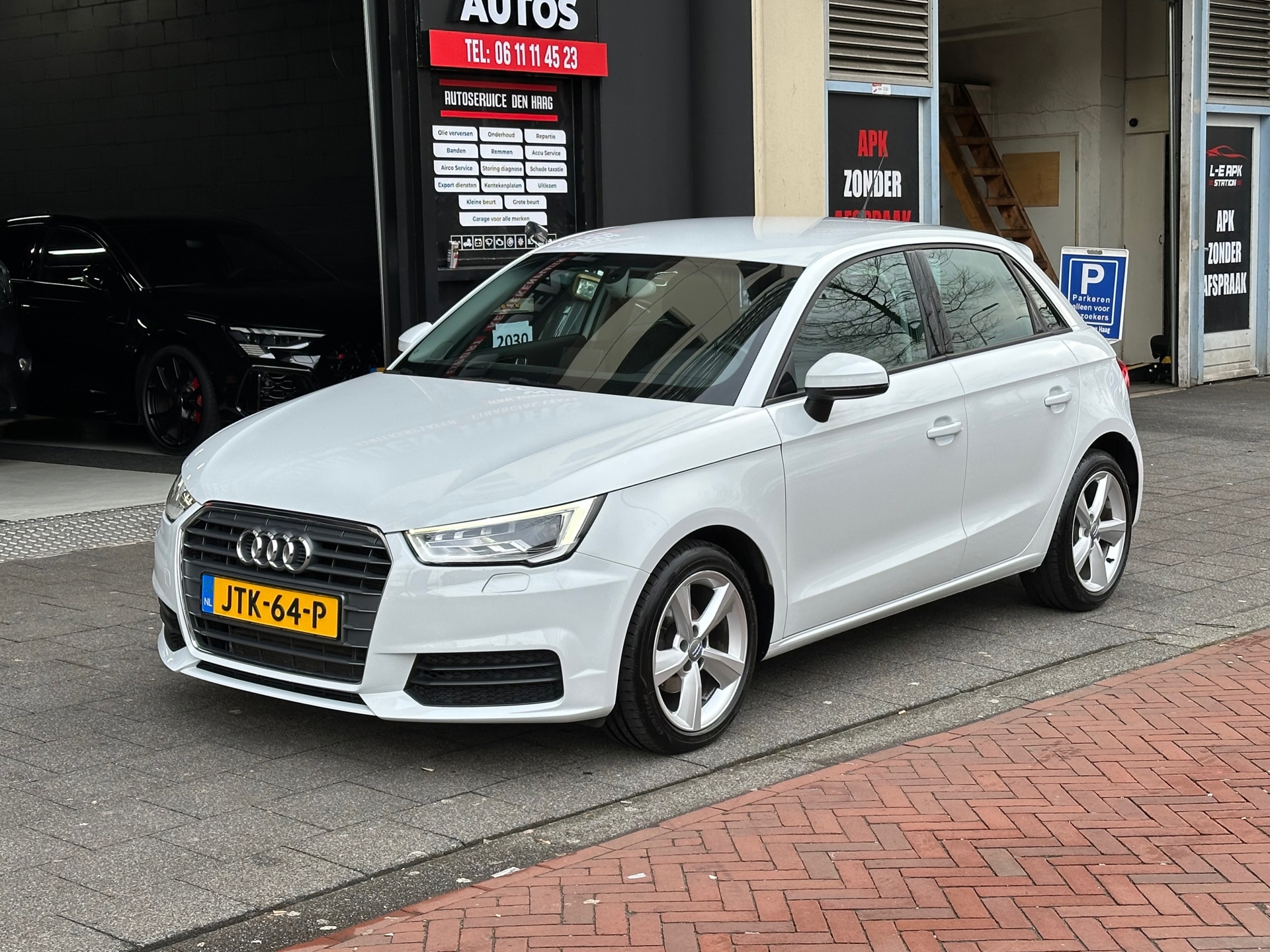 Audi A1 Sportback 1.0 TFSI Pro Line Automaat Clima PDC 2016 - voorkant