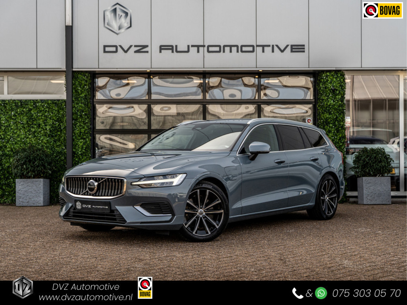 Volvo V60 2.0 T6 Plug-in hybrid AWD Plus Bright 2022 - voorkant