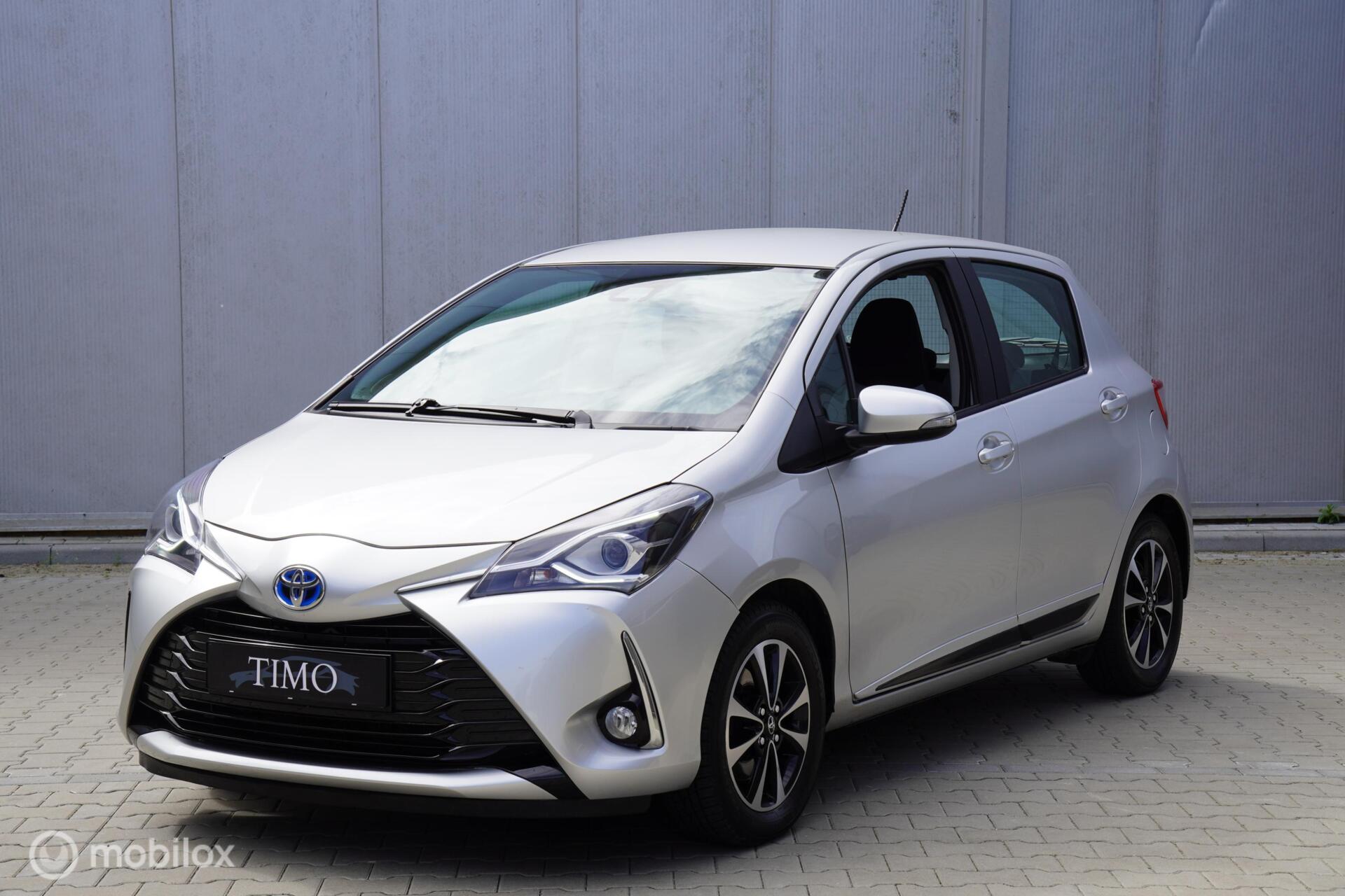 Toyota Toyota Yaris Hybrid 1.5 Hybrid Energy 2017 89.138 KM 2017 - voorkant