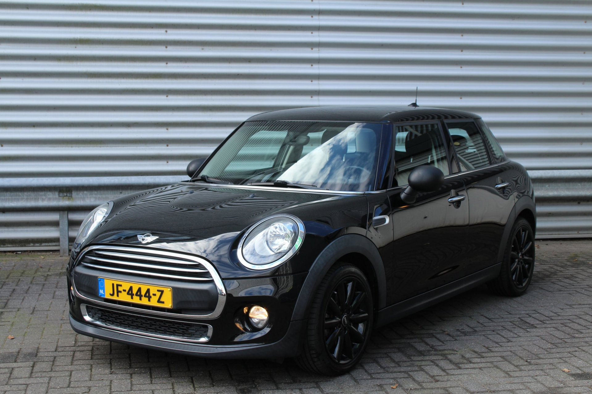 Foto van MINI ONE