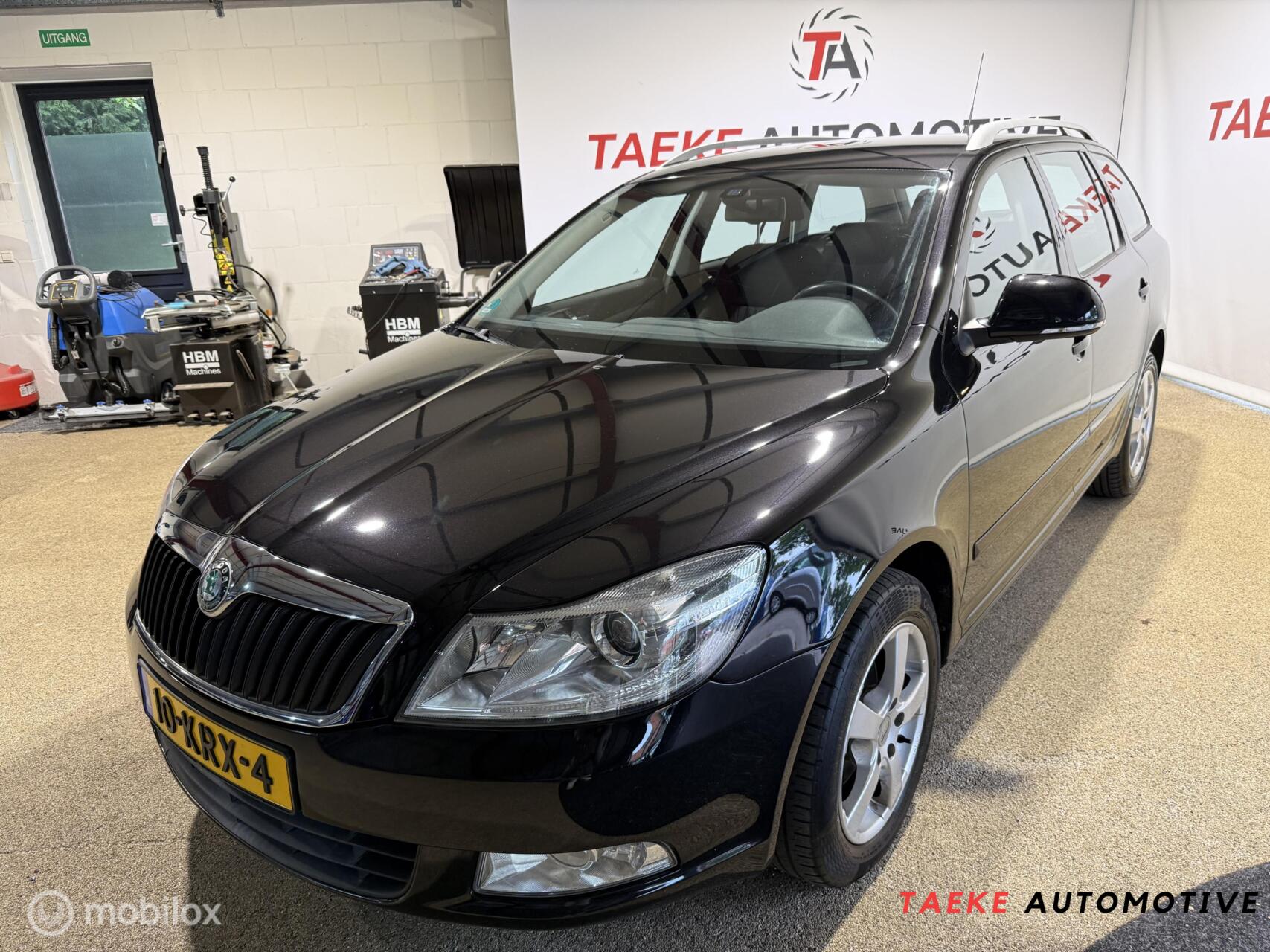 Skoda Octavia 1.8 TSI Elegance CRUIS/CLIMA/SENSOR/NAP 2010 - voorkant