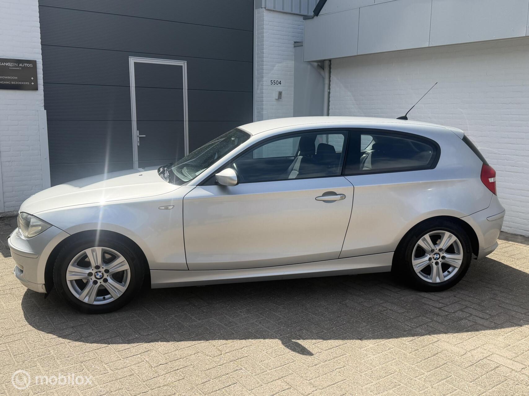 BMW 1er Reihe 116 Automaat Clima Cruise NAP 2008 - voorkant