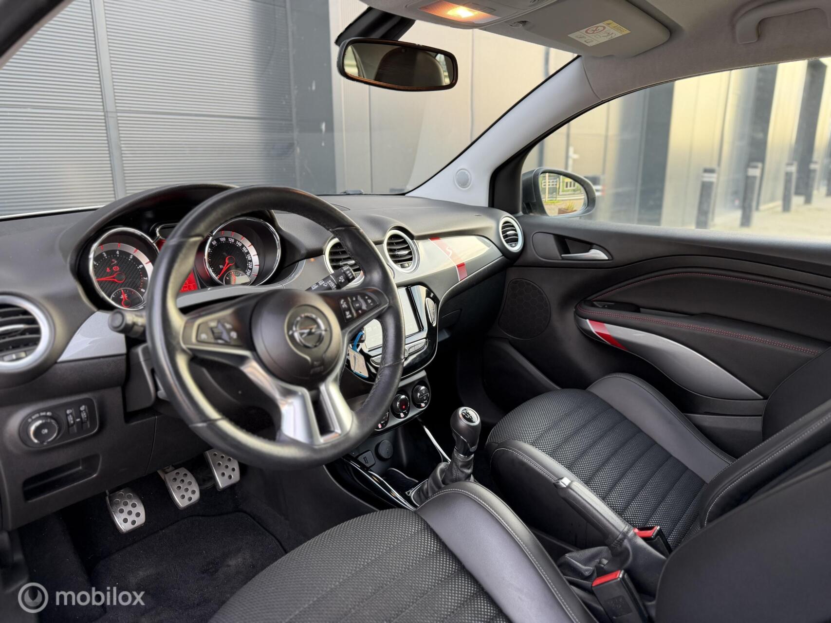 Foto van Opel Adam