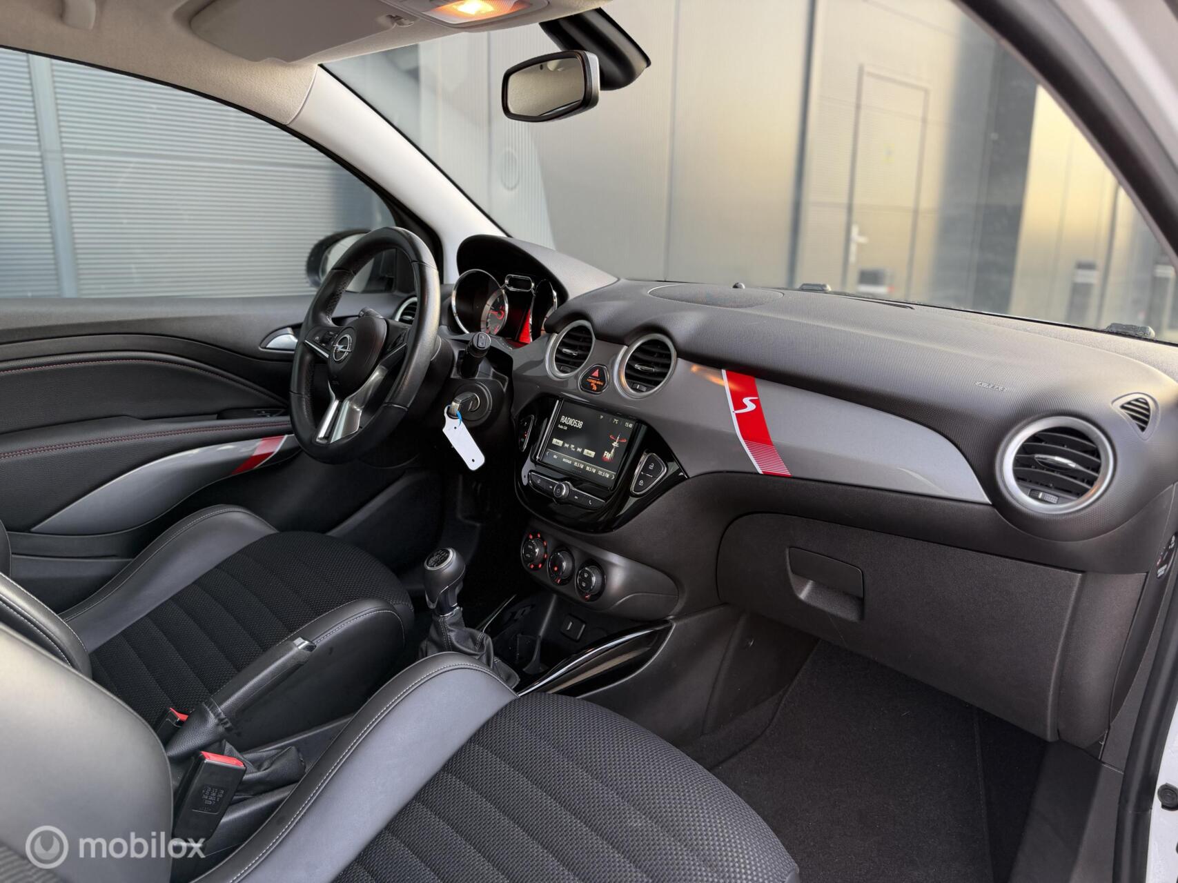 Foto van Opel Adam