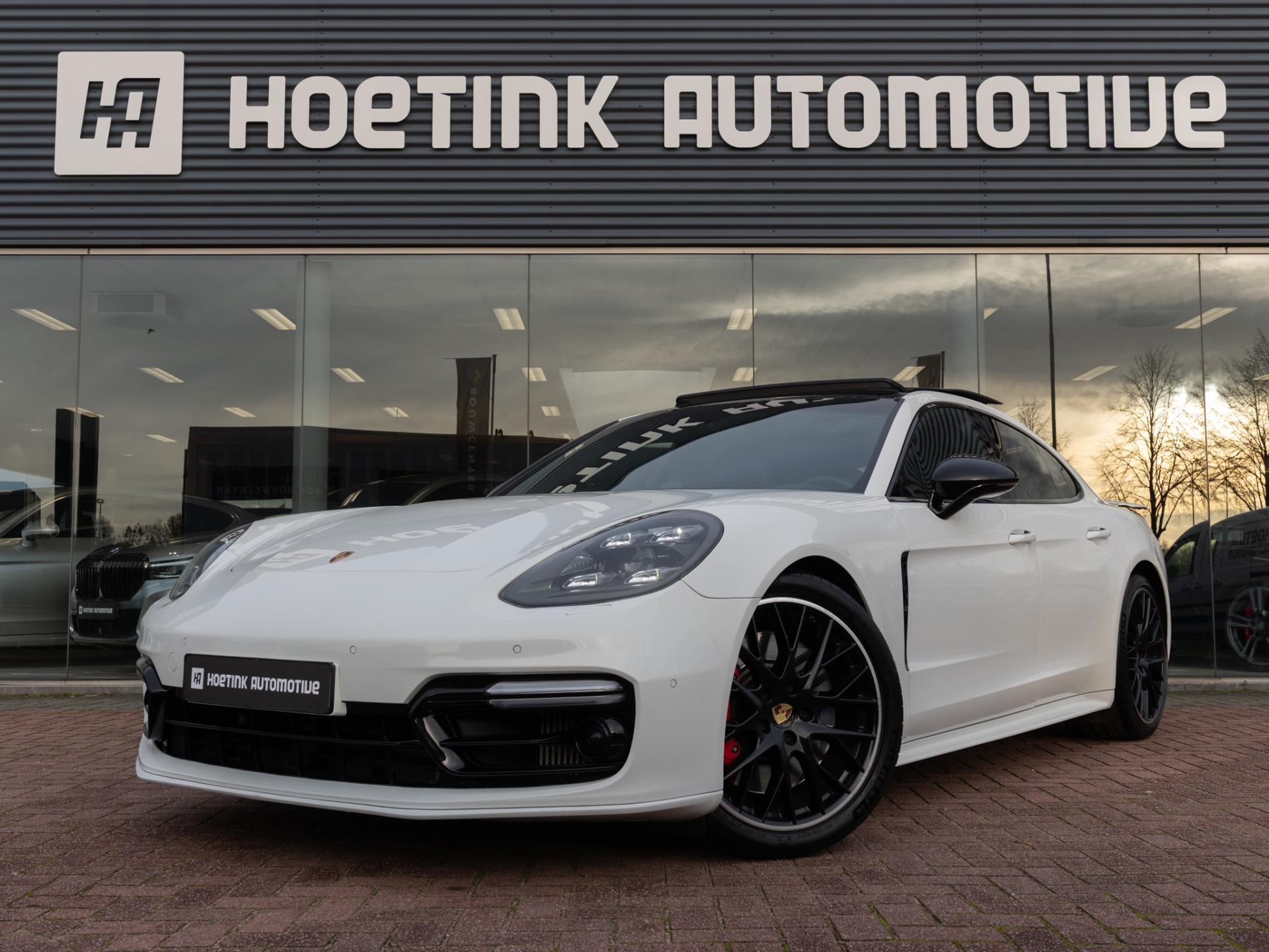 Foto van PORSCHE PANAMERA TURBO