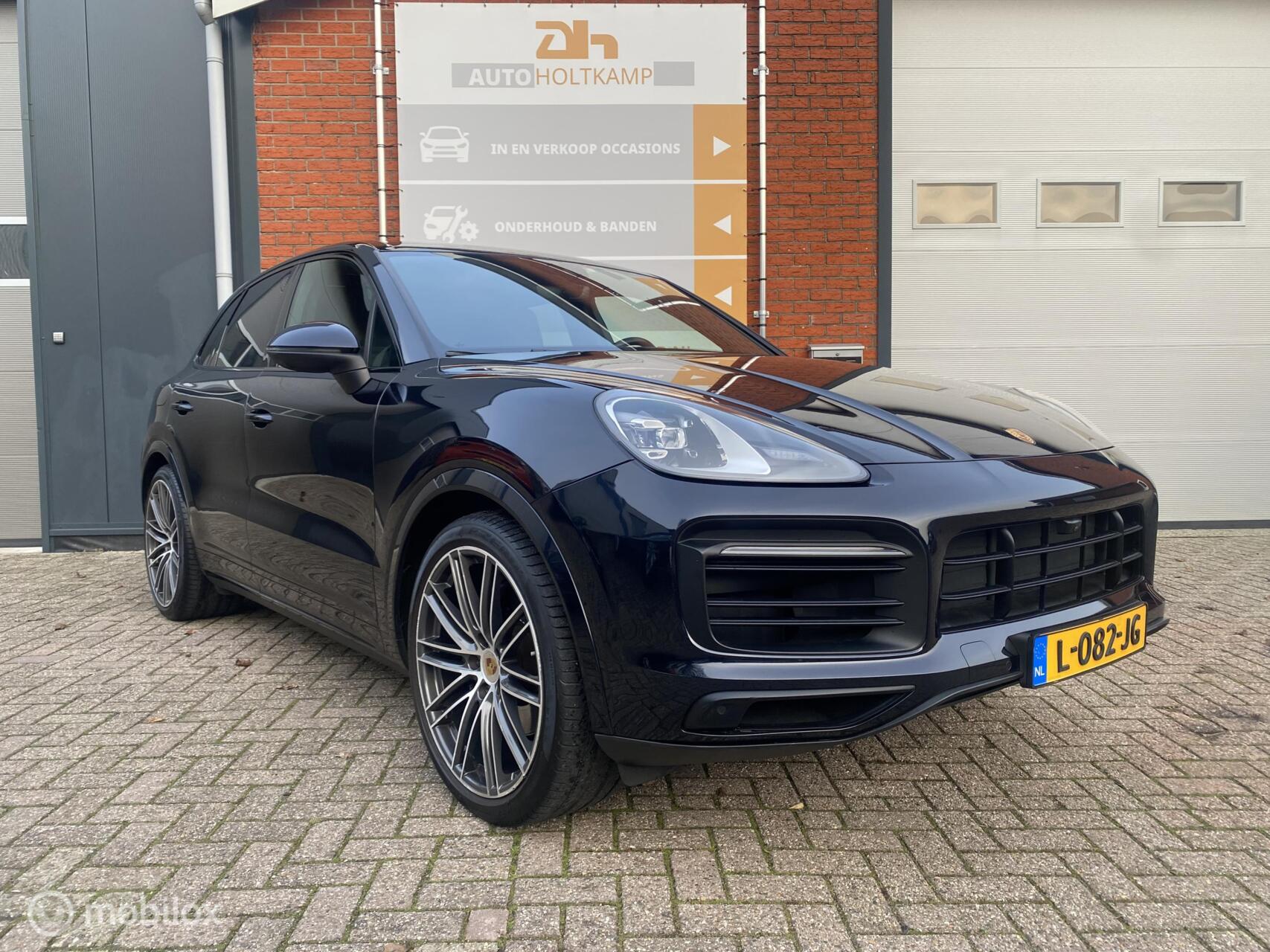 Foto van PORSCHE CAYENNE E-HYBRID