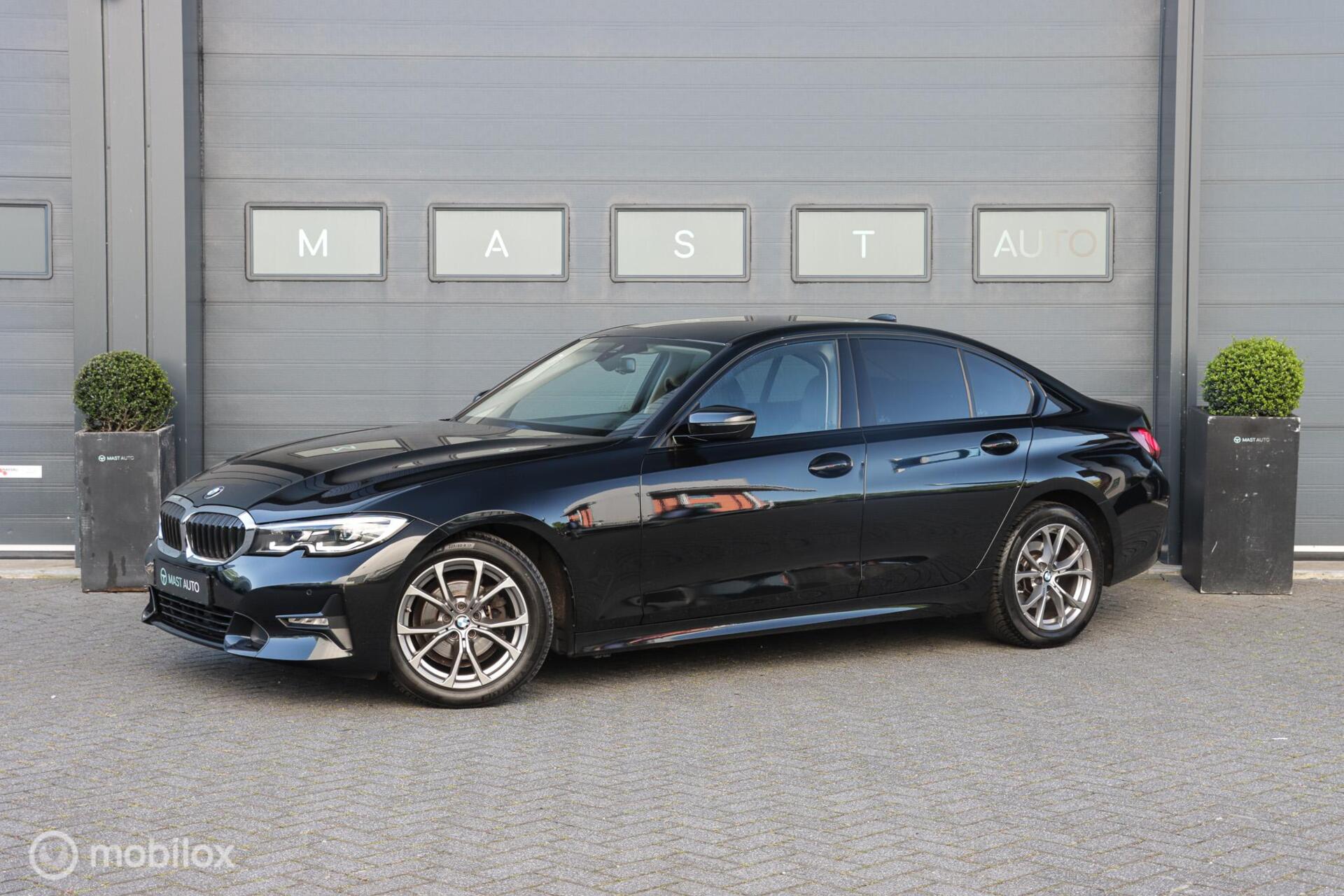 BMW 318i 318i Sportline|NAP|LED|Sportstoelen|PDC|AUT 2021 - voorkant