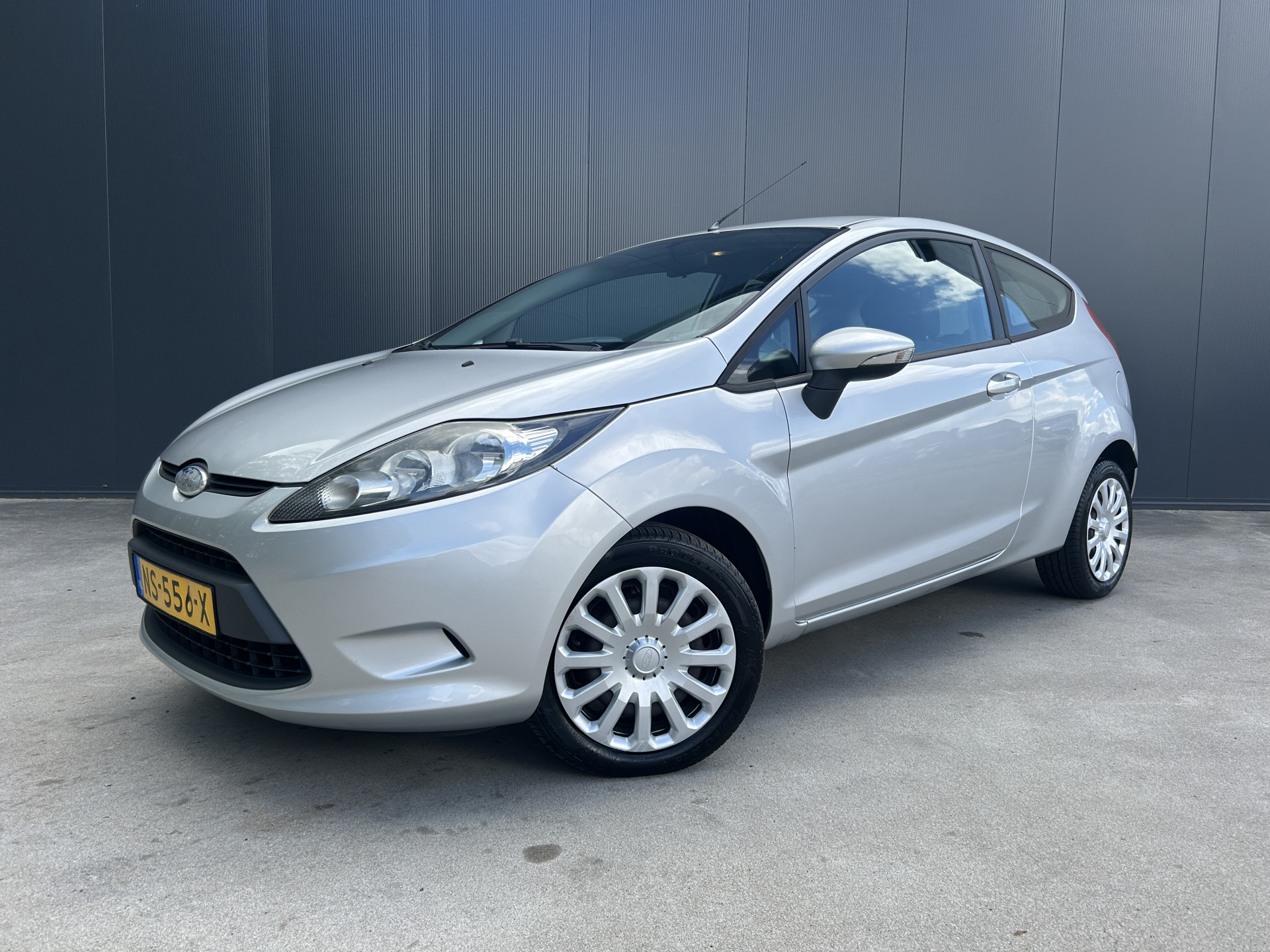 Ford Fiesta 1.25 Ghia AIRCO 3 DEURS ELEC PAKKET 2009 - voorkant