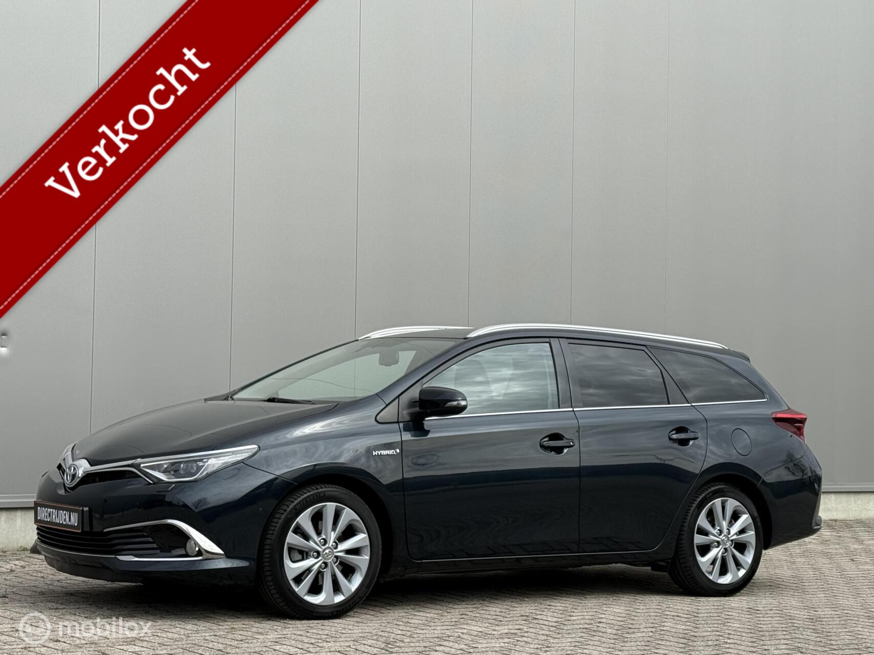 Toyota Toyota Auris 1.8 Hybrid Executive Dealer onderhoud - netjes! 2017 - voorkant