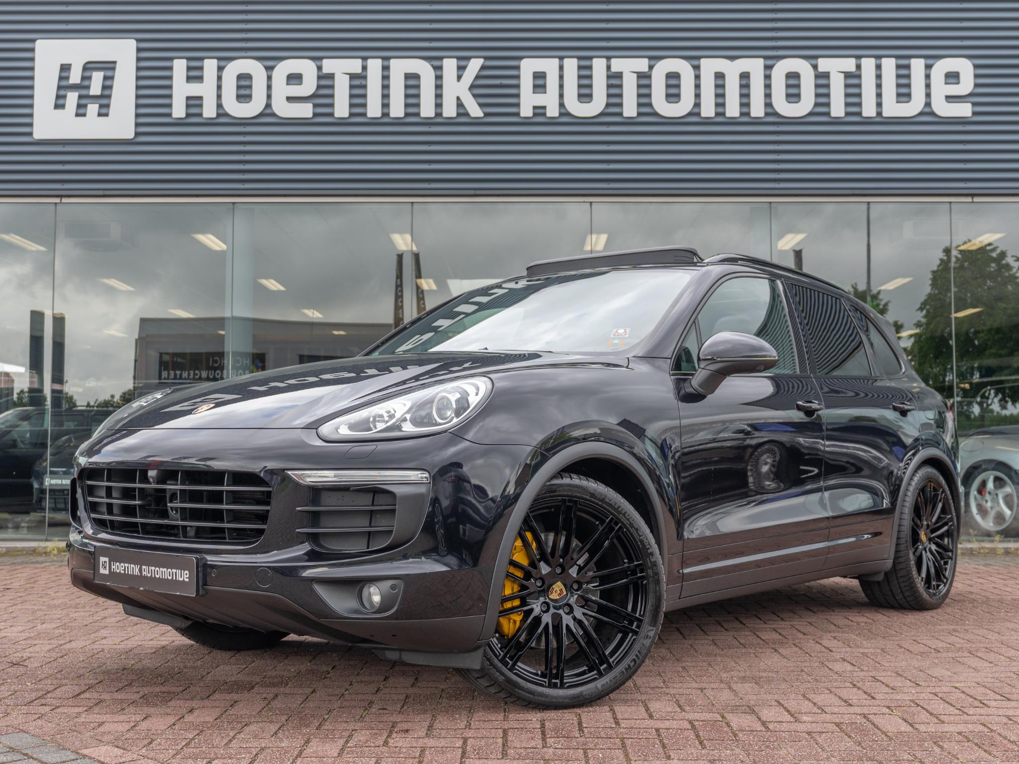 Foto van PORSCHE CAYENNE S E-HYBRID