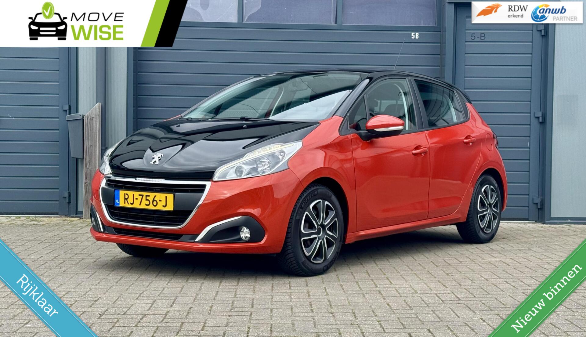 Peugeot 208 1.2  Blue Lion | RIJKLAAR & RIEM v.v. ! | Two-Tone | 129.000 KM NAP | Trekhaak | Cruise | Carplay | 2018 - voorkant